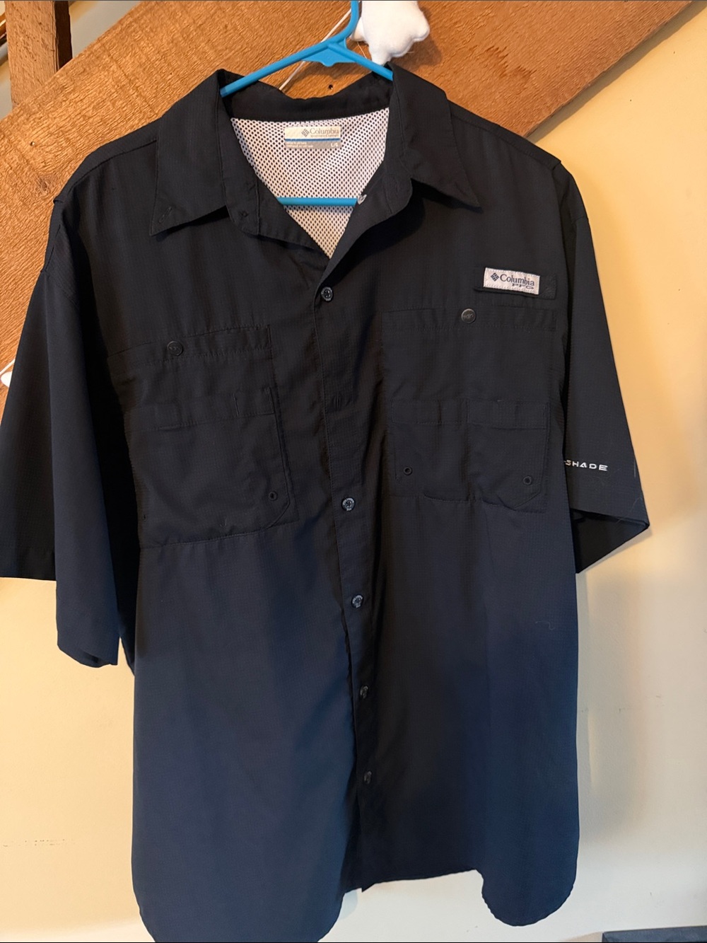 Columbia Men’s Short-Sleeve Navy Blue Button-Down Shirt